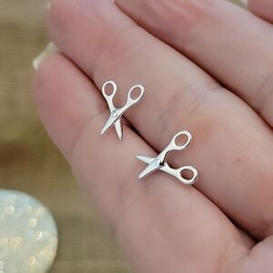 🔥LAST PAIR🔥 SCISSOR STUD EARRINGS